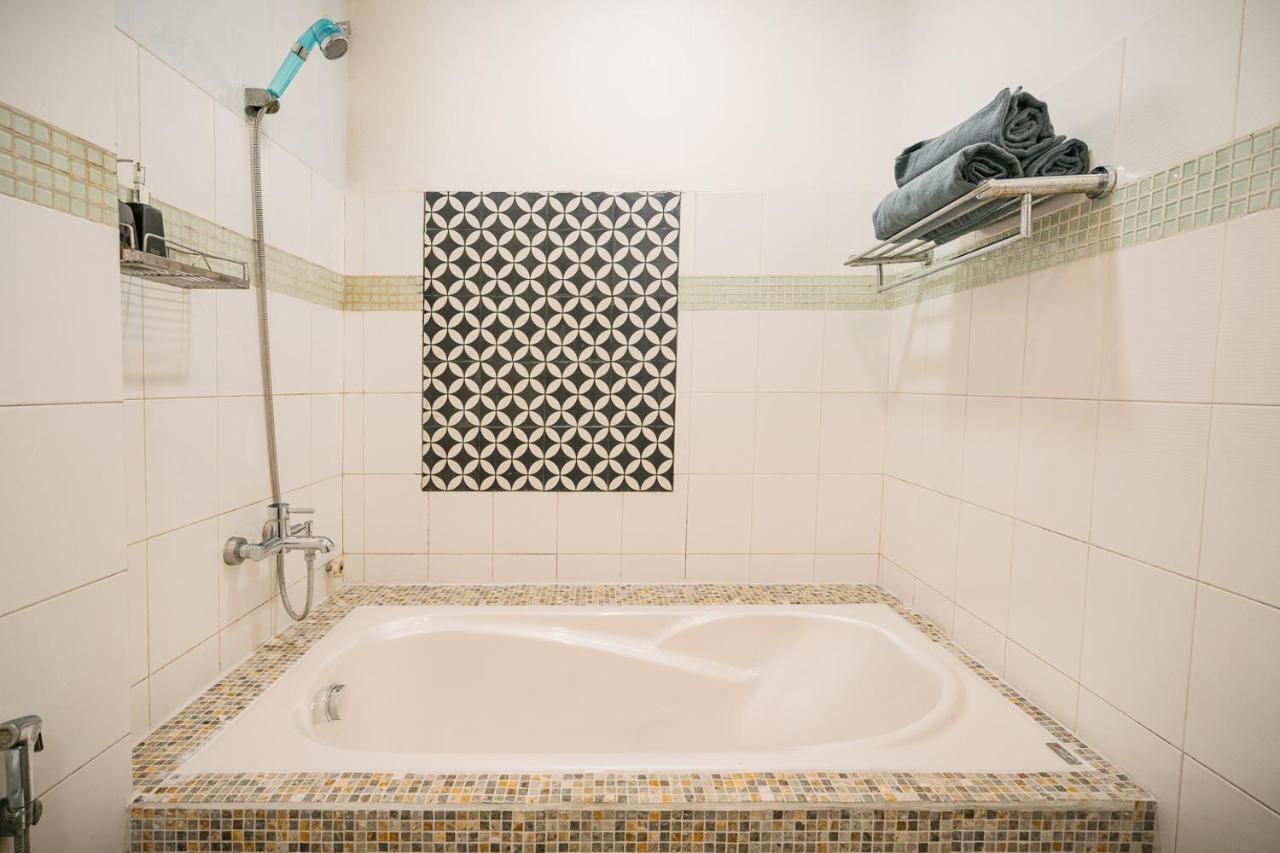 Entire French House With 4 Bedrooms In Hanoi Downtown Екстер'єр фото